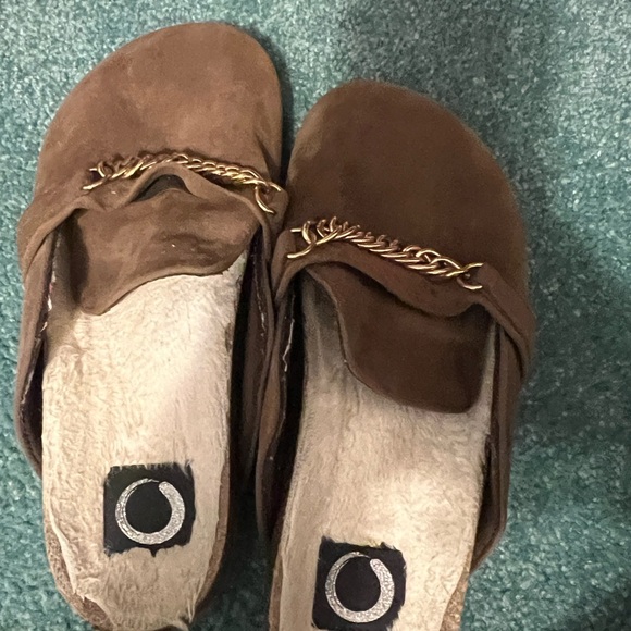 Brown Suede Women's Loafers with Gold Chain - Picture 5 of 5